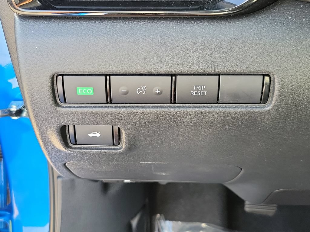 Certified 2025 Nissan Sentra SV FWD image 30