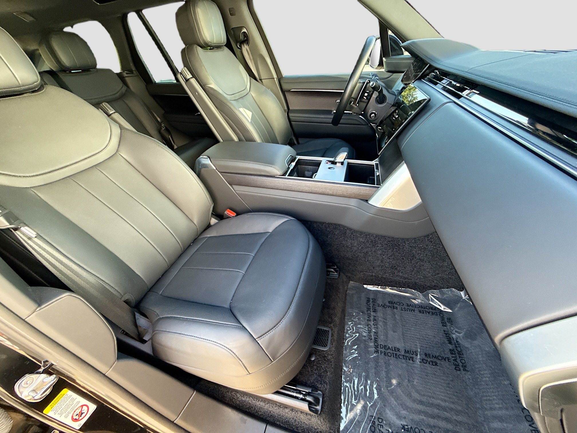 Used 2025 Land Rover Range Rover SE AWD/4WD image 15