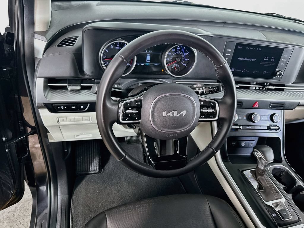 Certified 2024 Kia Carnival LX FWD image 23