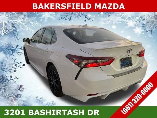 Used 2024 Toyota Camry SE image 3