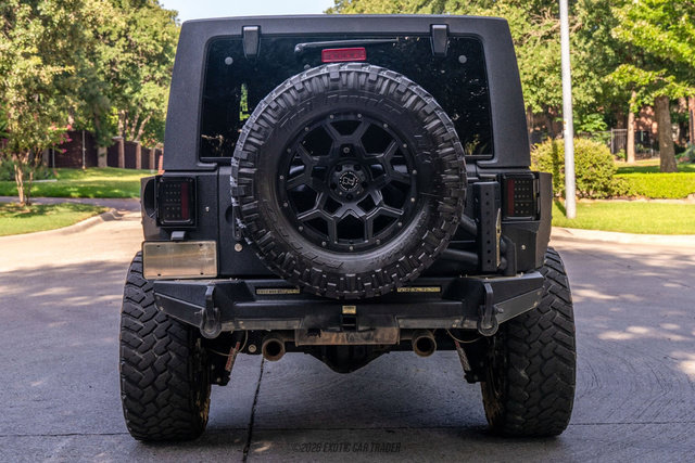 Used 2017 Jeep Wrangler Unlimited Rubicon w/ Connectivity Group AWD/4WD image 7