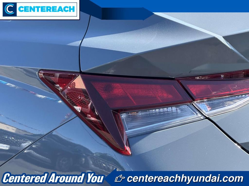 Used 2023 Hyundai Elantra SEL w/ Convenience Package FWD image 8