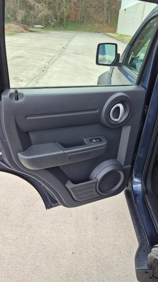 Used 2008 Dodge Nitro SXT RWD image 27
