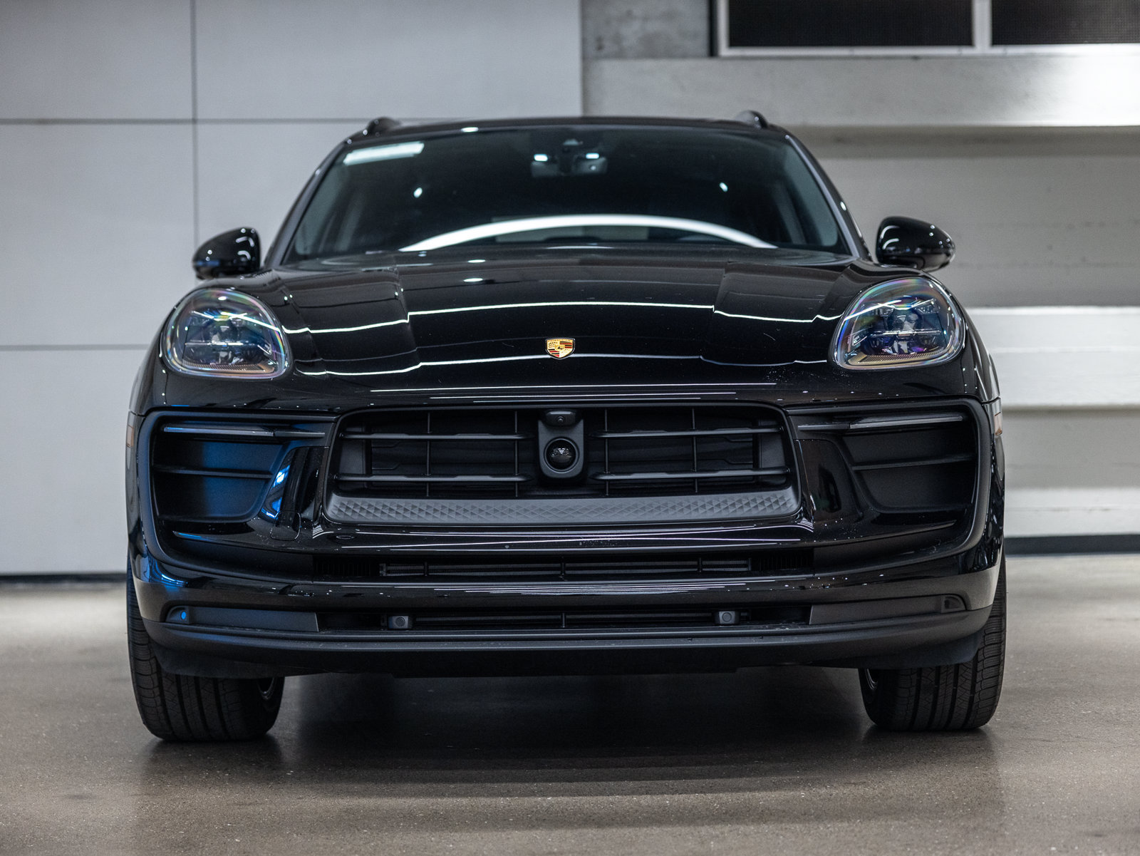 Used 2026 Porsche Macan AWD/4WD image 11