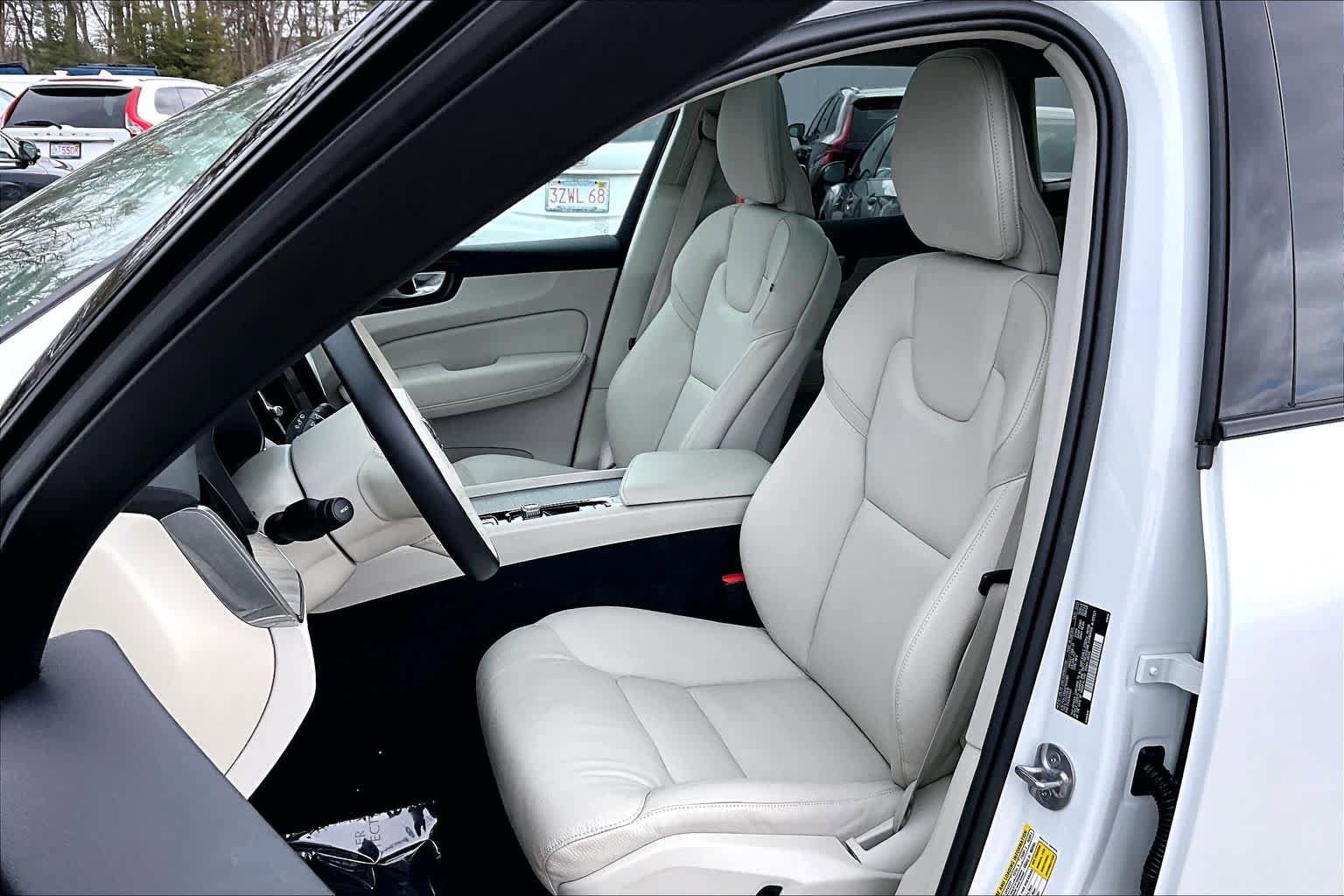 Certified 2023 Volvo XC60 B5 Plus w/ Climate Package image 9