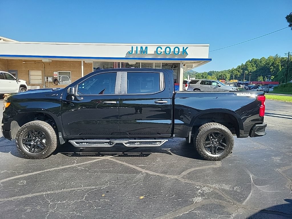 Used 2025 Chevrolet Silverado 1500 Custom Trail Boss w/ Midnight Edition AWD/4WD image 11