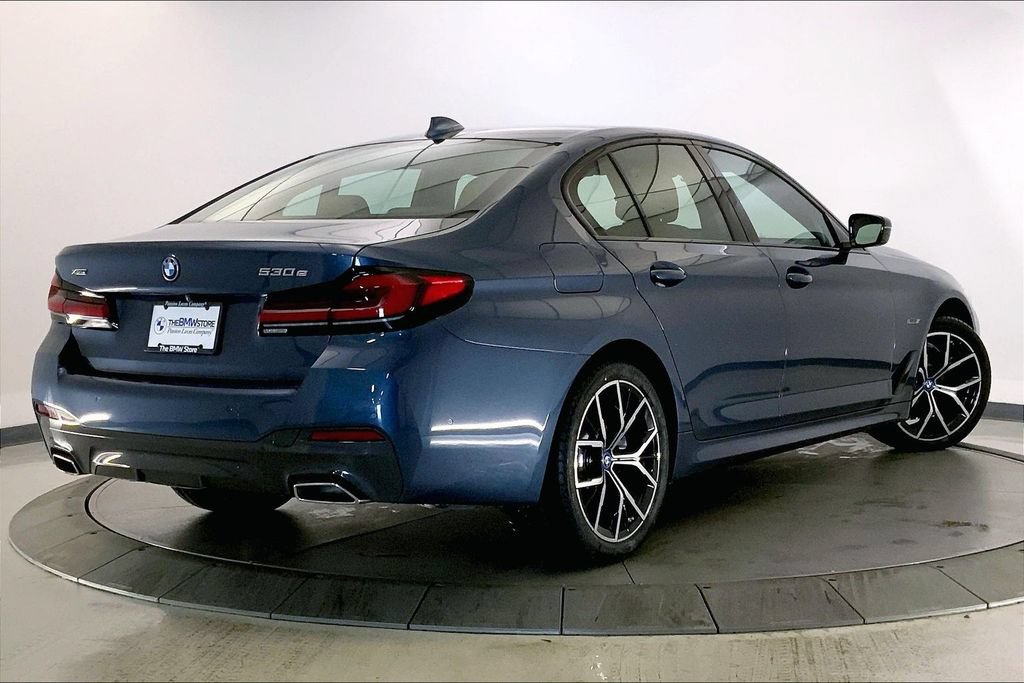 Used 2023 BMW 530e xDrive w/ Executive Package AWD/4WD image 12