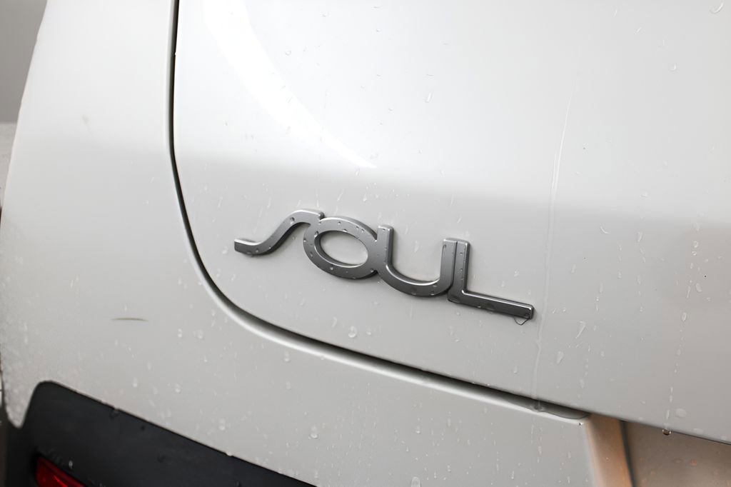 Used 2022 Kia Soul S FWD image 40