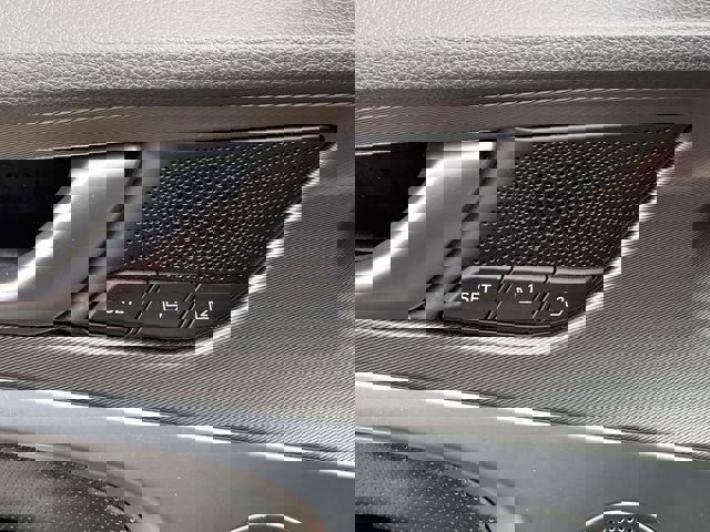 Used 2025 Genesis G70 2.5T w/ Sport Prestige Package image 16