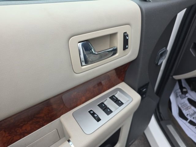 Used 2010 Ford Flex Limited AWD/4WD image 17