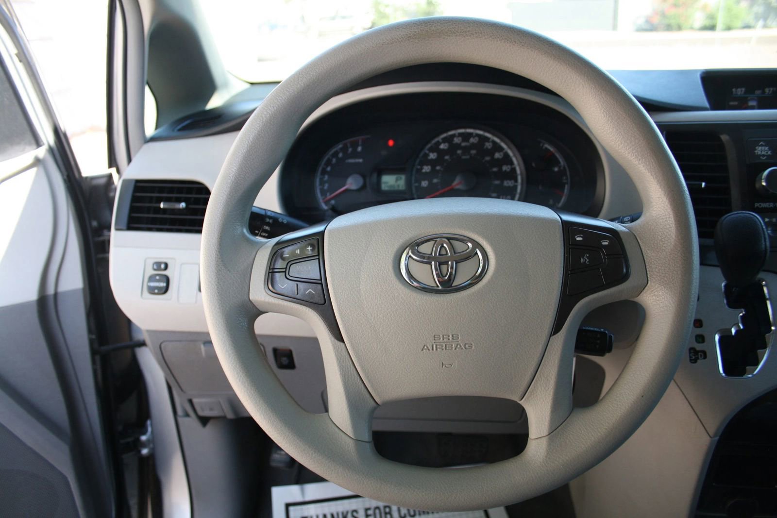 Used 2014 Toyota Sienna LE FWD image 20