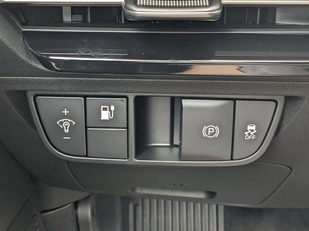 New 2025 Kia EV6 Light w/ Light LR Technology Package RWD image 32