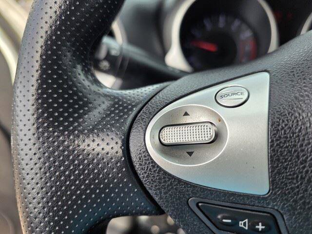 Used 2013 Nissan Juke S FWD image 27