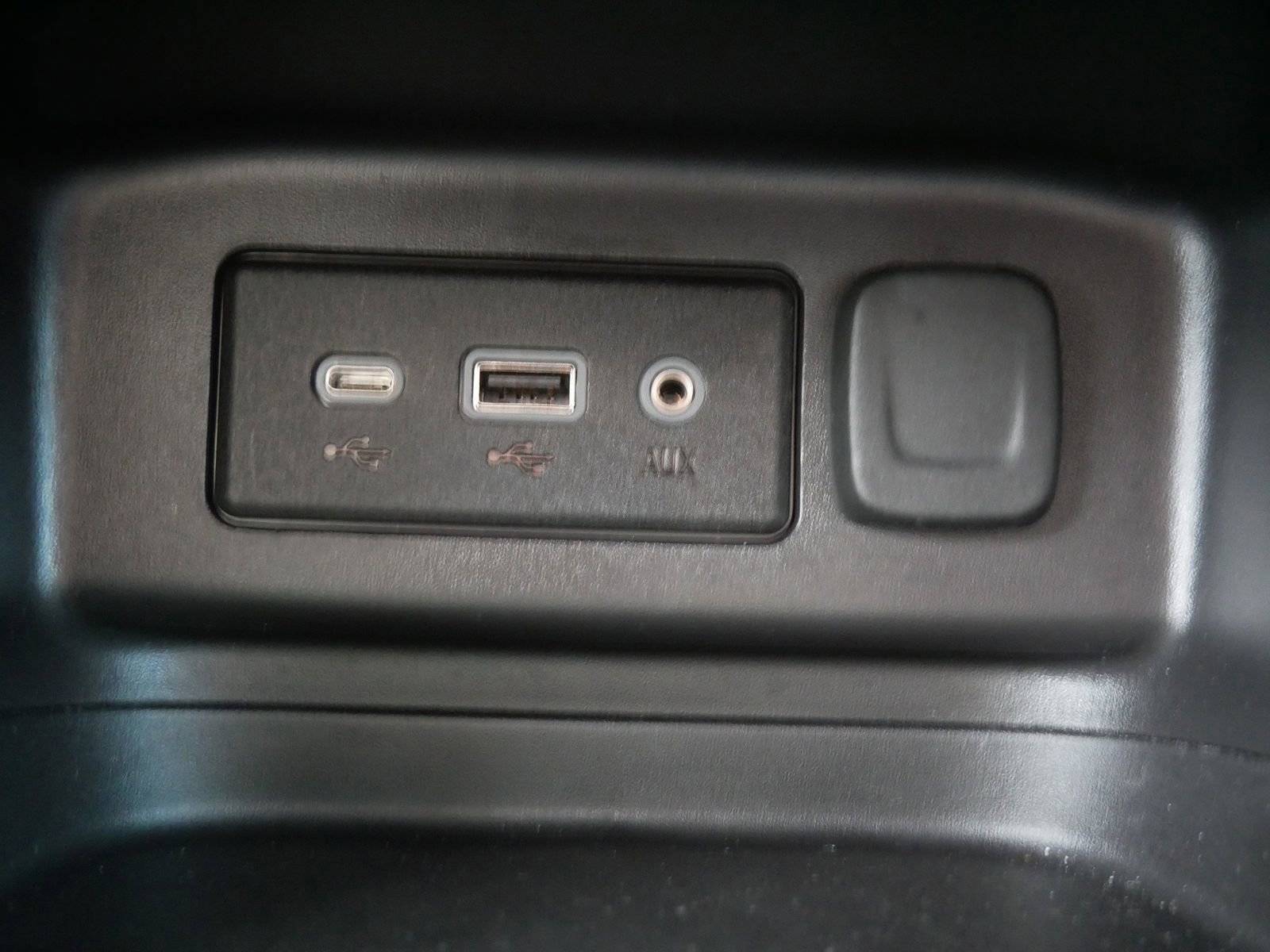 Used 2024 Chevrolet Equinox RS image 24