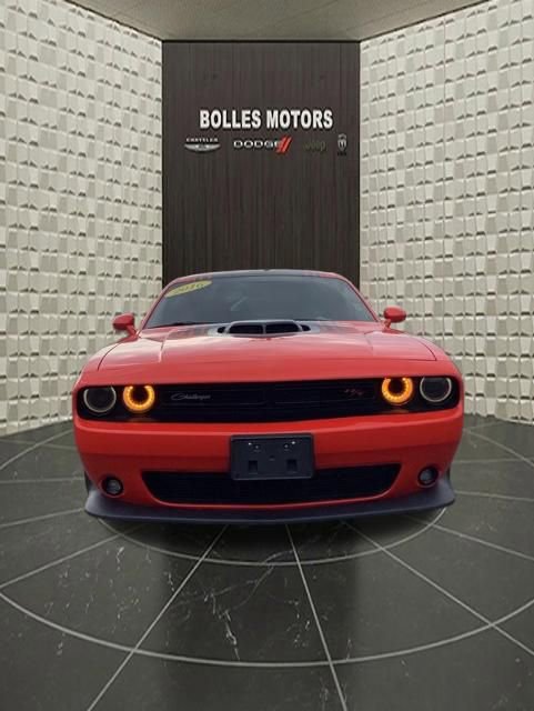 Used 2016 Dodge Challenger R/T Scat Pack RWD image 12