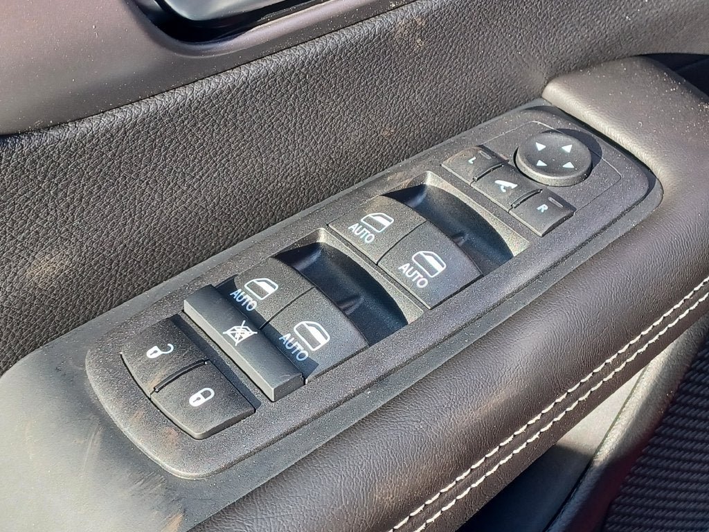 New 2027 Chrysler Pacifica Limited AWD/4WD image 8
