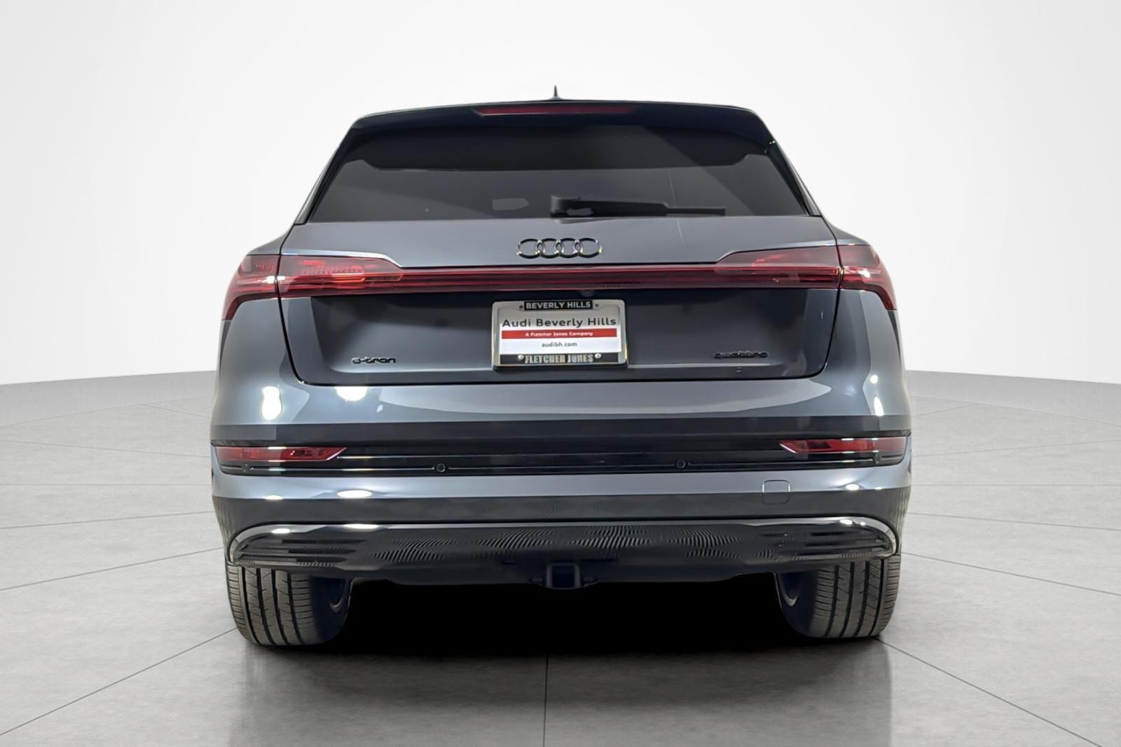 Used 2023 Audi e-tron Premium Plus w/ Premium Plus Package AWD/4WD image 4