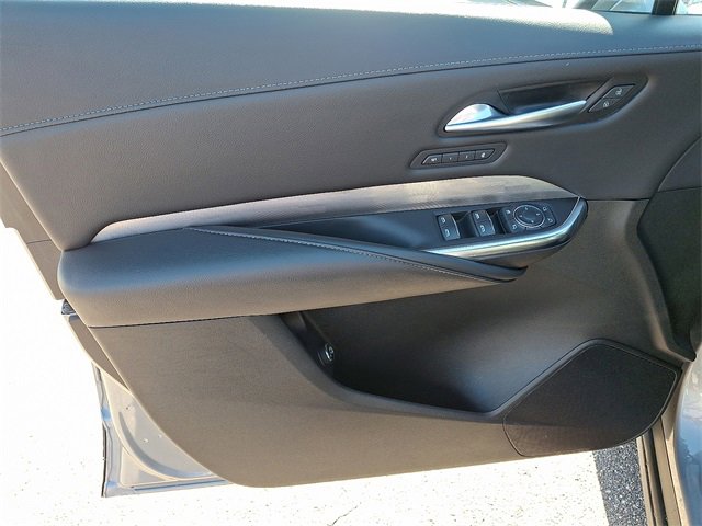 Used 2024 Cadillac XT4 Premium Luxury image 9