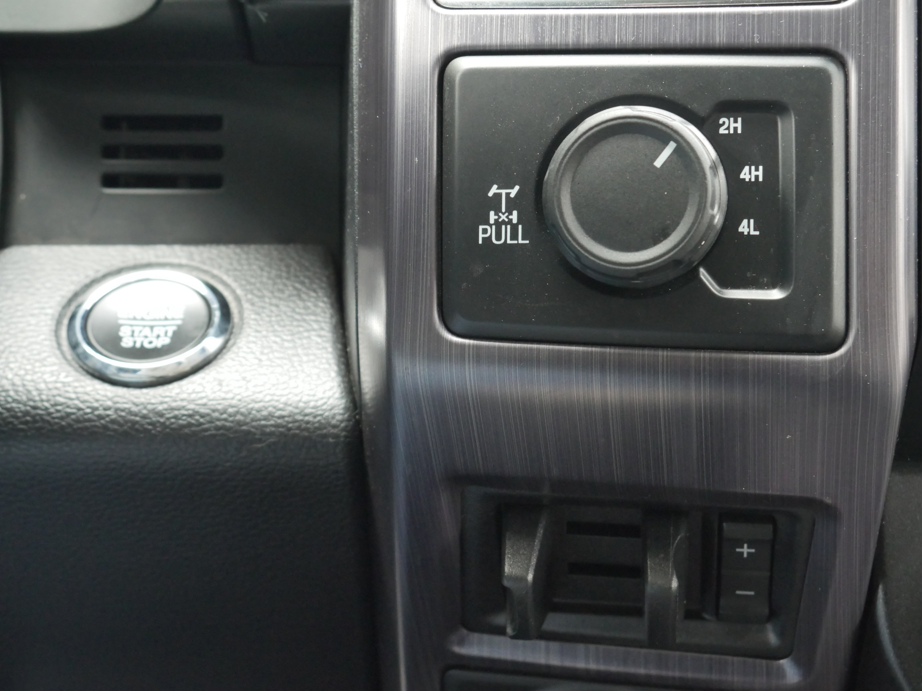 Certified 2021 Ford F350 Limited AWD/4WD image 9