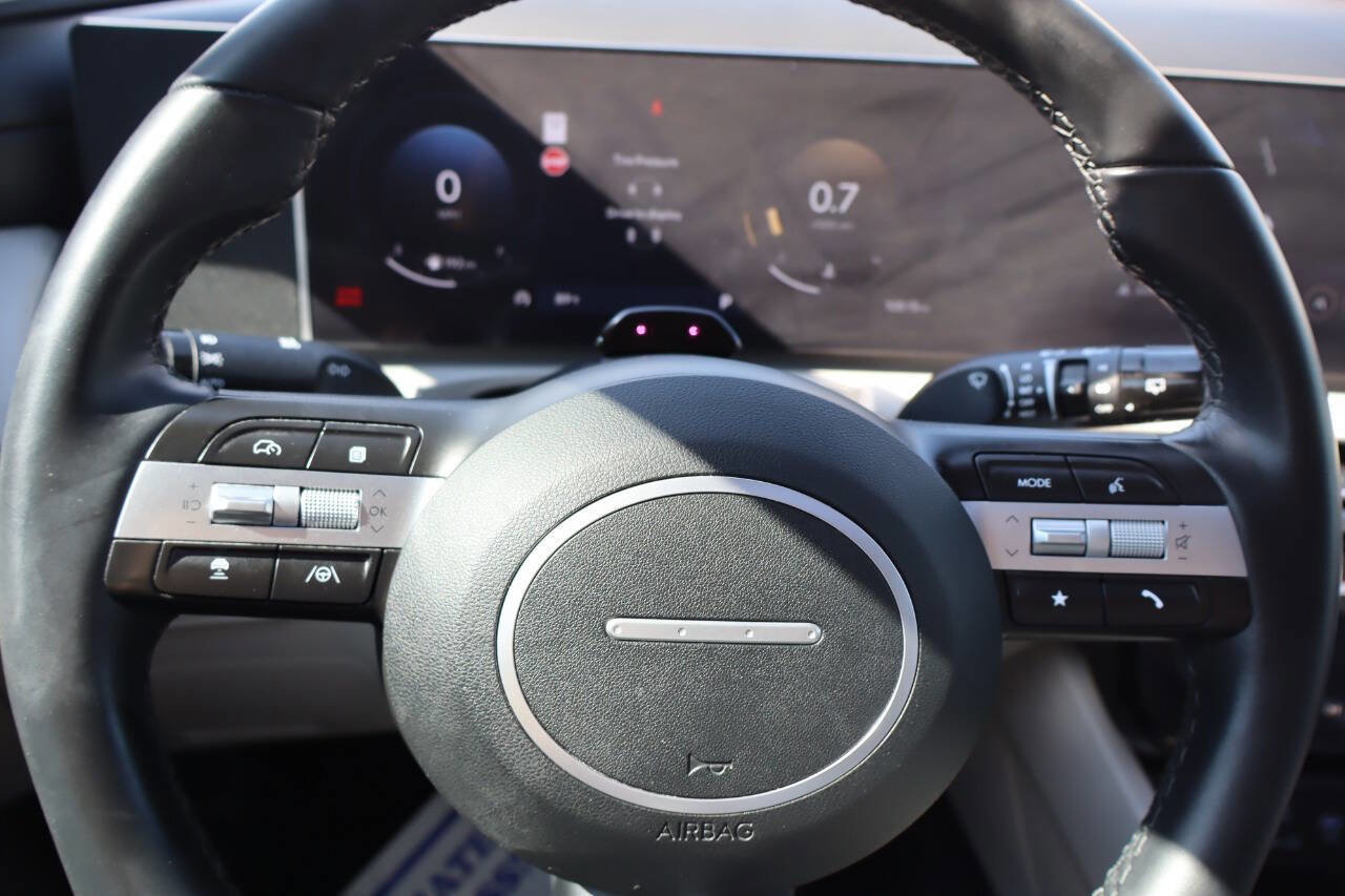 Used 2025 Hyundai Tucson SEL AWD/4WD image 19
