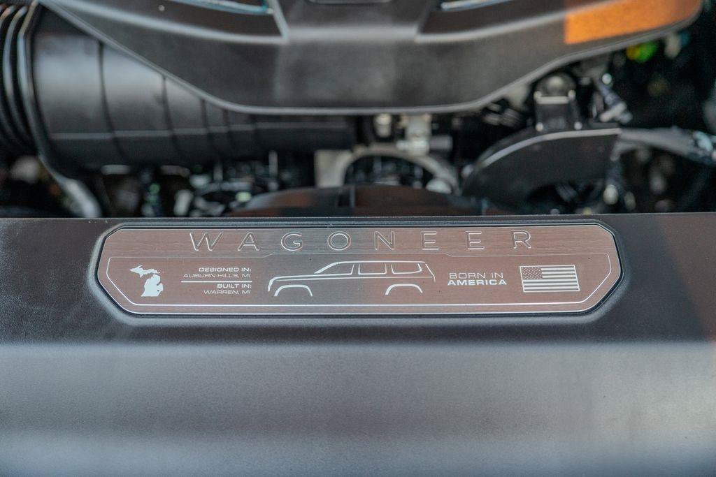 Used 2024 Jeep Wagoneer L Series II w/ Flexible Seating Group AWD/4WD image 12