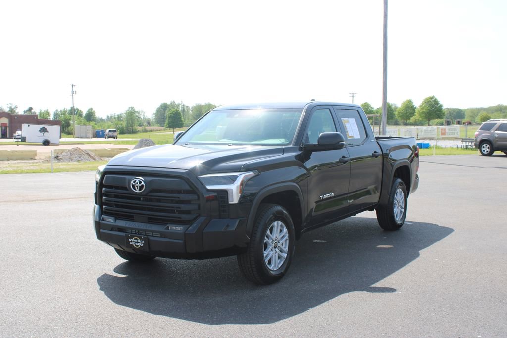 Used 2023 Toyota Tundra SR5 w/ SR5 Convenience Package AWD/4WD image 4
