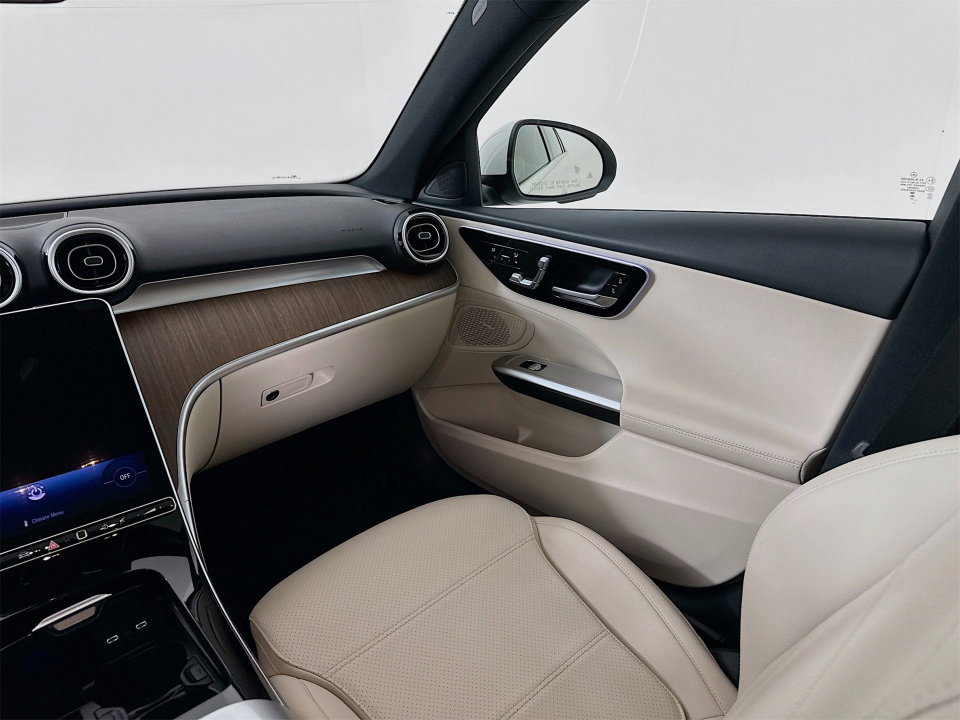 Certified 2025 Mercedes-Benz C 300 Sedan image 24