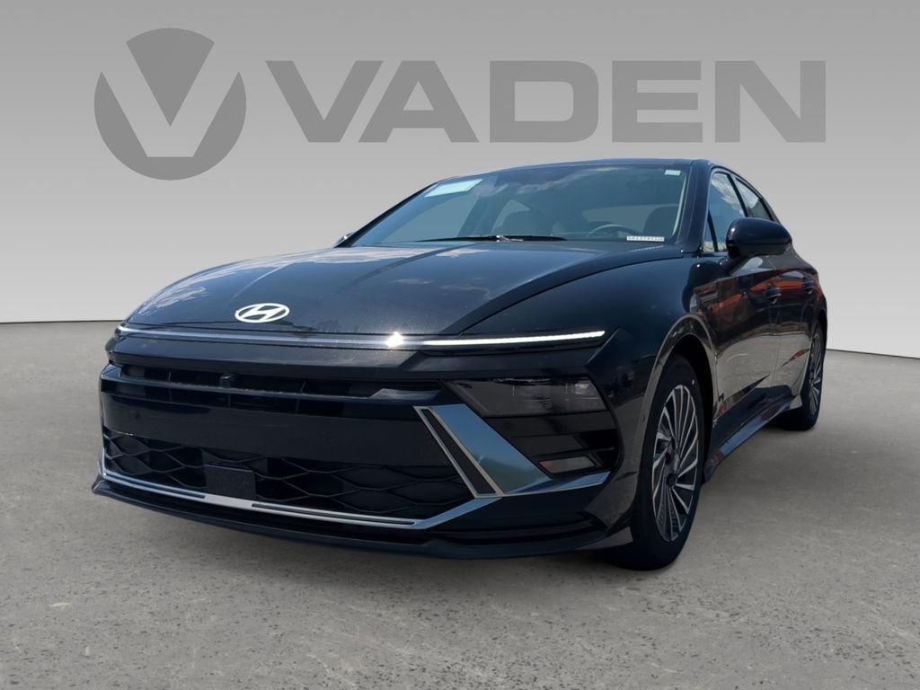 New 2025 Hyundai Sonata Limited image 3