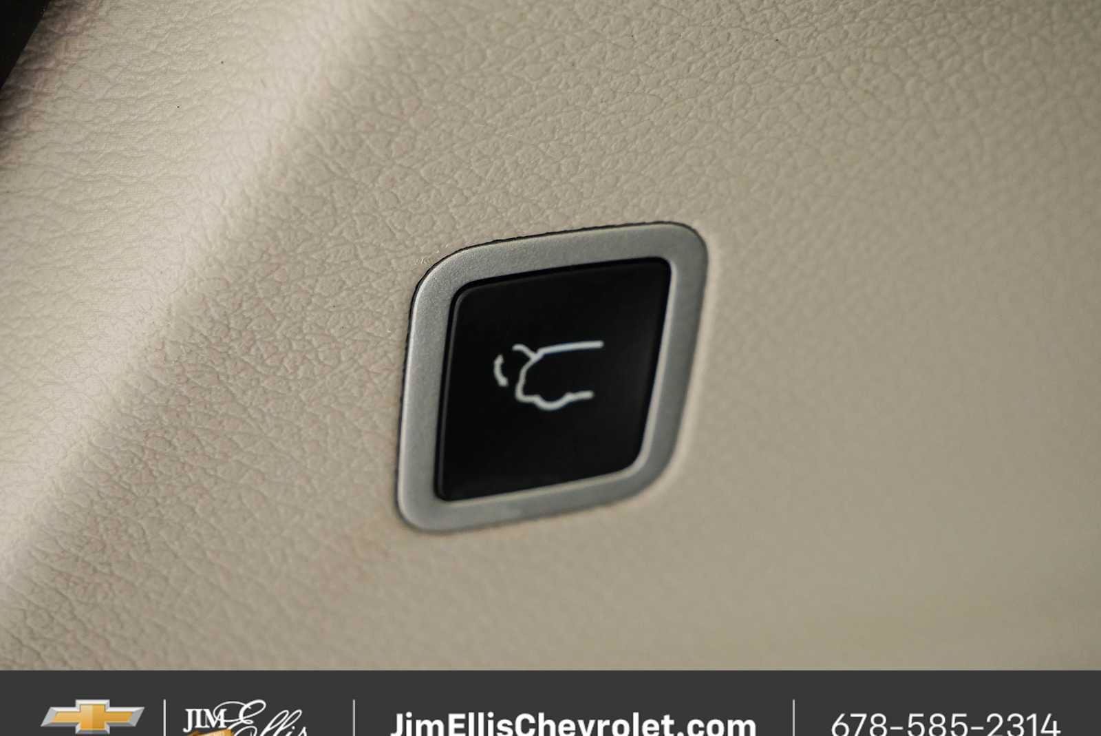 Used 2024 Chrysler Pacifica Touring-L FWD image 32