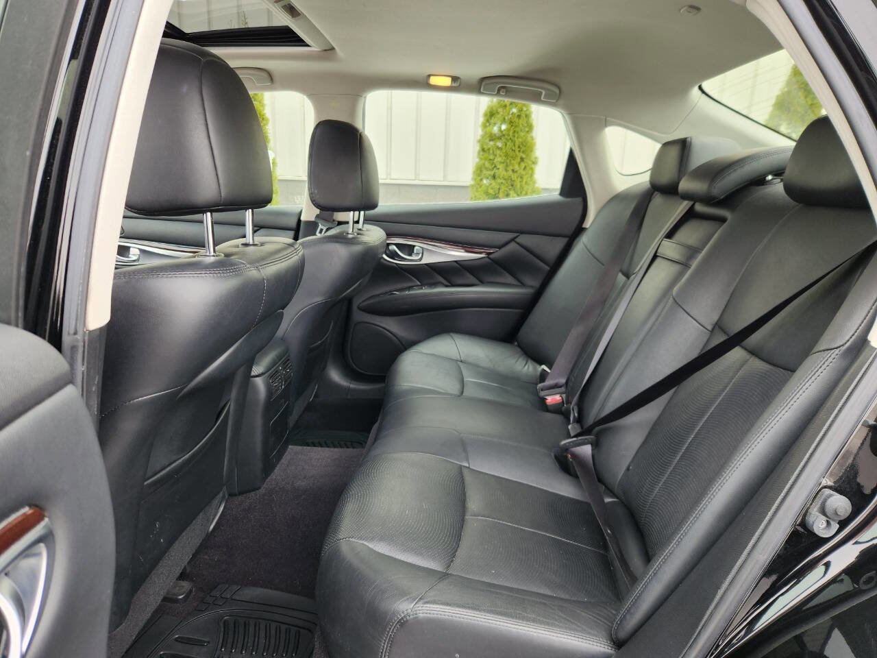 Used 2016 INFINITI Q70 3.7 image 9