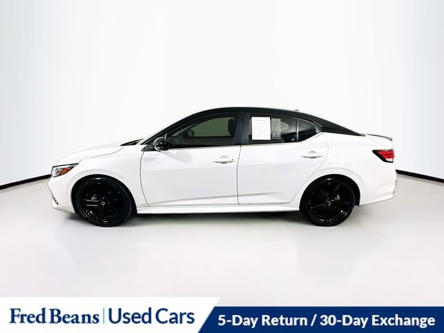 Used 2023 Nissan Sentra SR w/ Midnight Edition Package FWD image 4