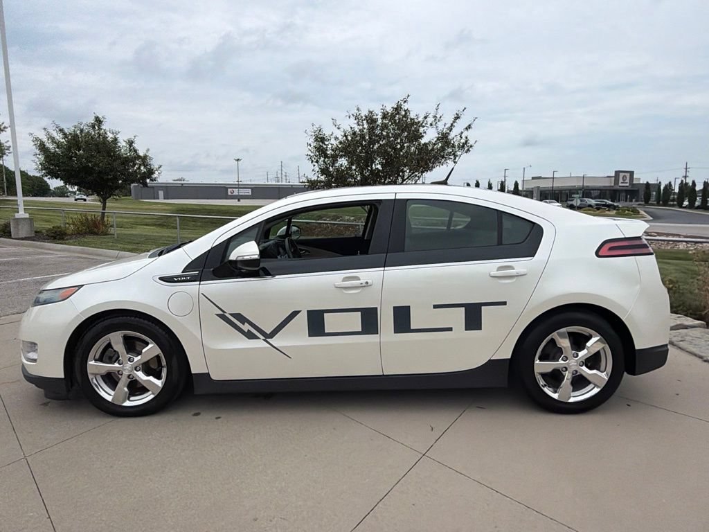 Used 2012 Chevrolet Volt Premium w/ Premium Trim Package FWD image 5