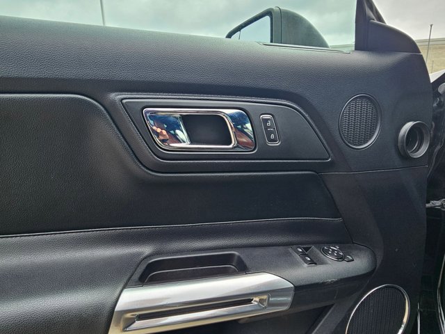 Used 2015 Ford Mustang GT Premium image 26