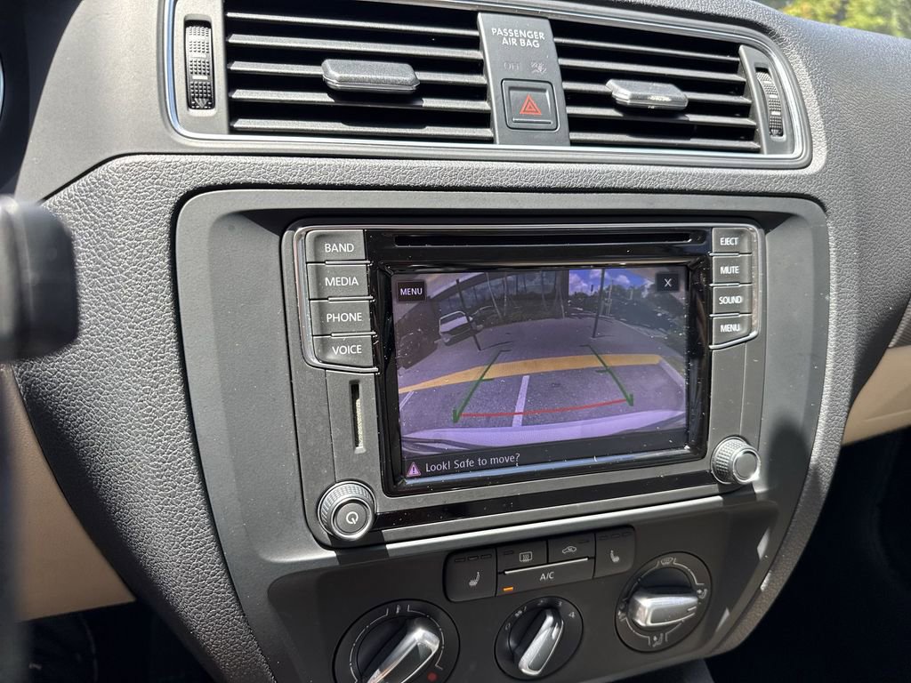 Used 2017 Volkswagen Jetta SE FWD image 50