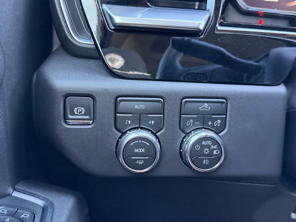 Used 2026 GMC Sierra 1500 Elevation w/ LPO, Elevation Black Package AWD/4WD image 26