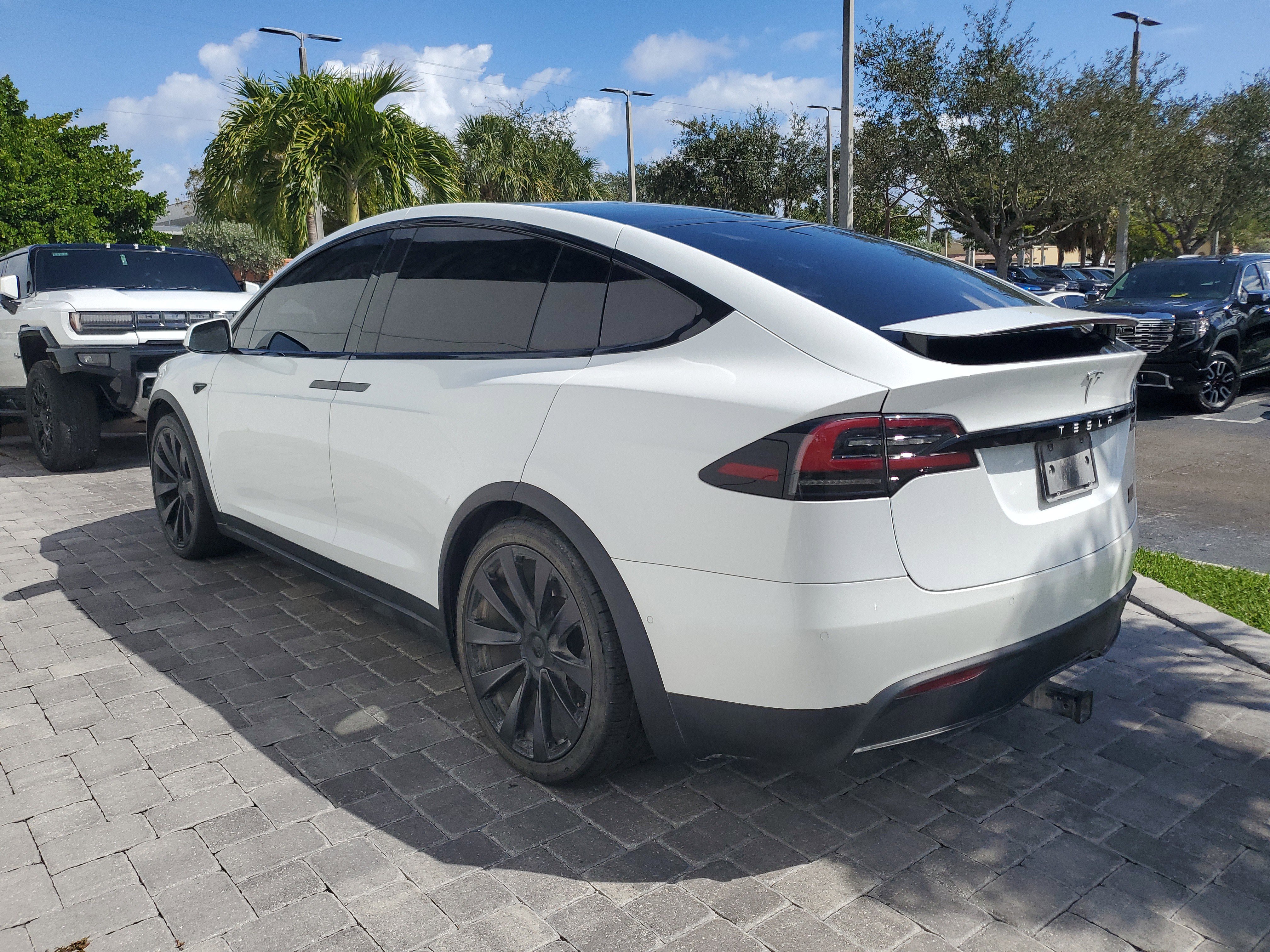 Used 2022 Tesla Model X Plaid image 3