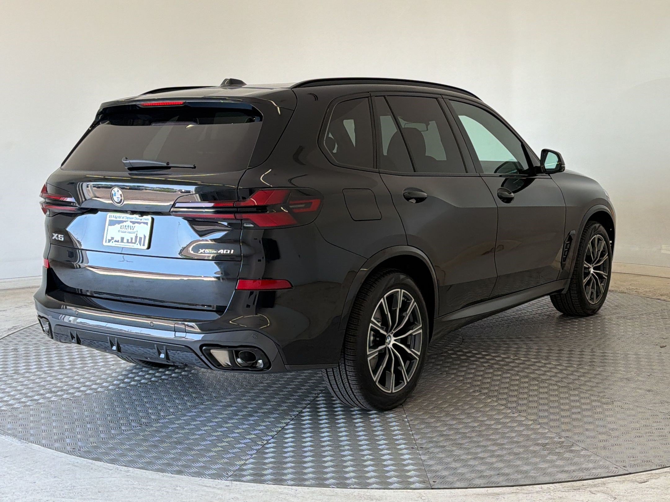 New 2026 BMW X5 xDrive40i w/ M Sport Package AWD/4WD image 9