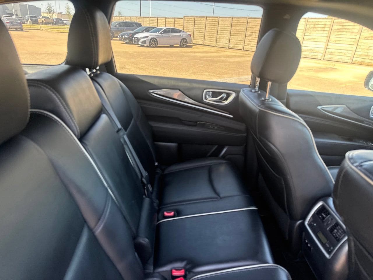 Used 2020 INFINITI QX60 Luxe w/ Edition 30 Essential Package FWD image 36