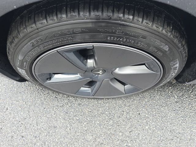 Used 2023 Tesla Model 3 Standard Range image 26