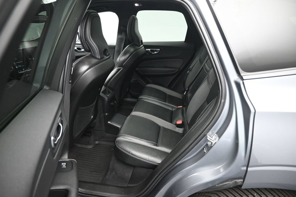 Used 2021 Volvo XC60 T8 R-Design w/ Advanced Package AWD/4WD image 20