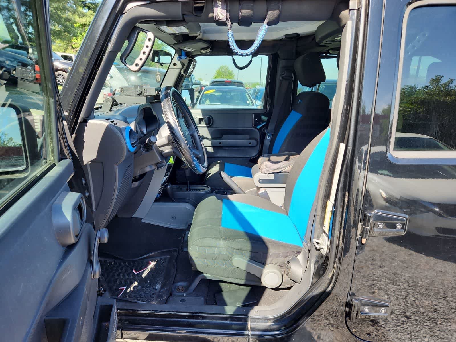 Used 2010 Jeep Wrangler Unlimited Sport AWD/4WD image 16