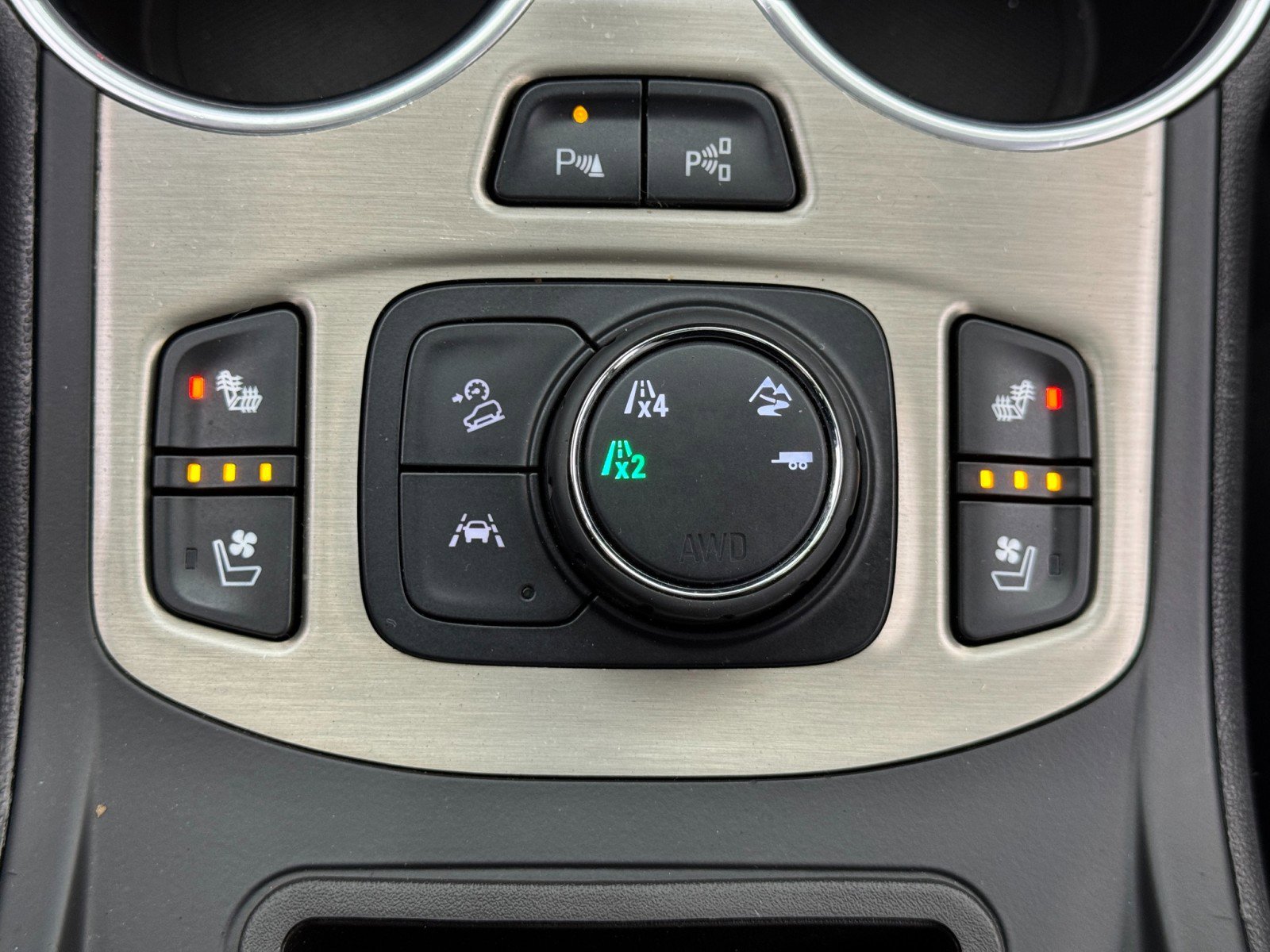 Used 2020 GMC Terrain Denali w/ GMC Pro Grade Package image 32