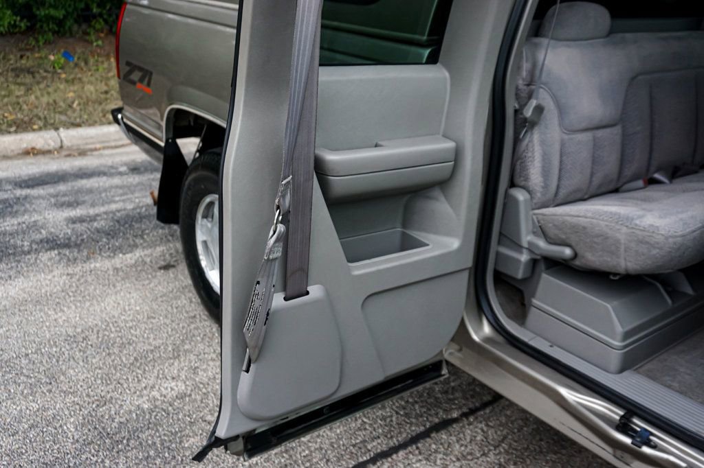 Used 1998 Chevrolet Silverado 1500 4x4 Extended Cab w/ Preferred Equipment Group 2 image 48