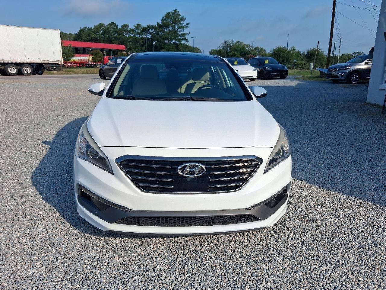 Used 2016 Hyundai Sonata Limited w/ Option Group 05 FWD image 8