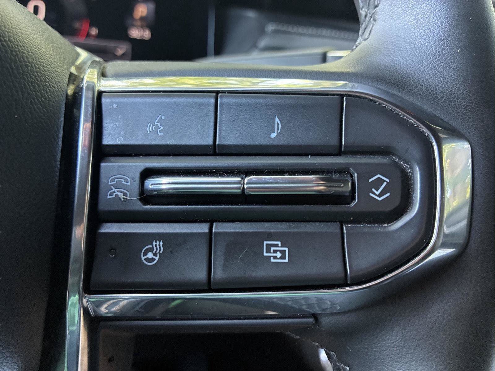 Used 2025 GMC Acadia Elevation AWD/4WD image 58