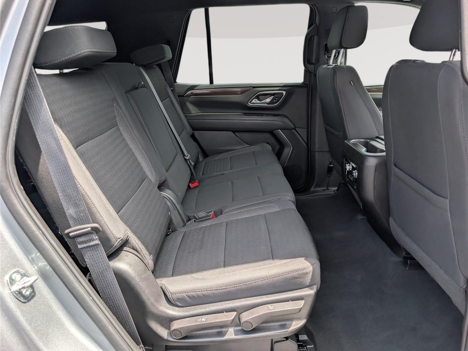 Used 2023 GMC Yukon SLE w/ Gmc Pro Safety Plus Package RWD image 13
