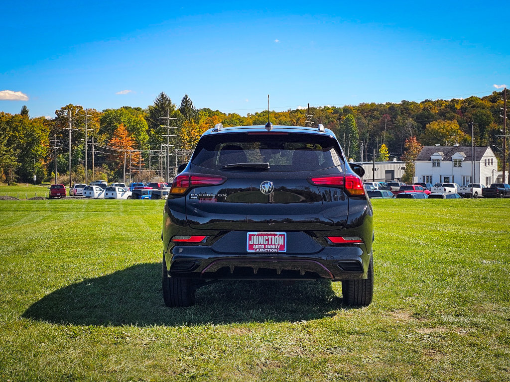 Used 2023 Buick Encore GX Select w/ Sport Touring Package AWD/4WD image 5