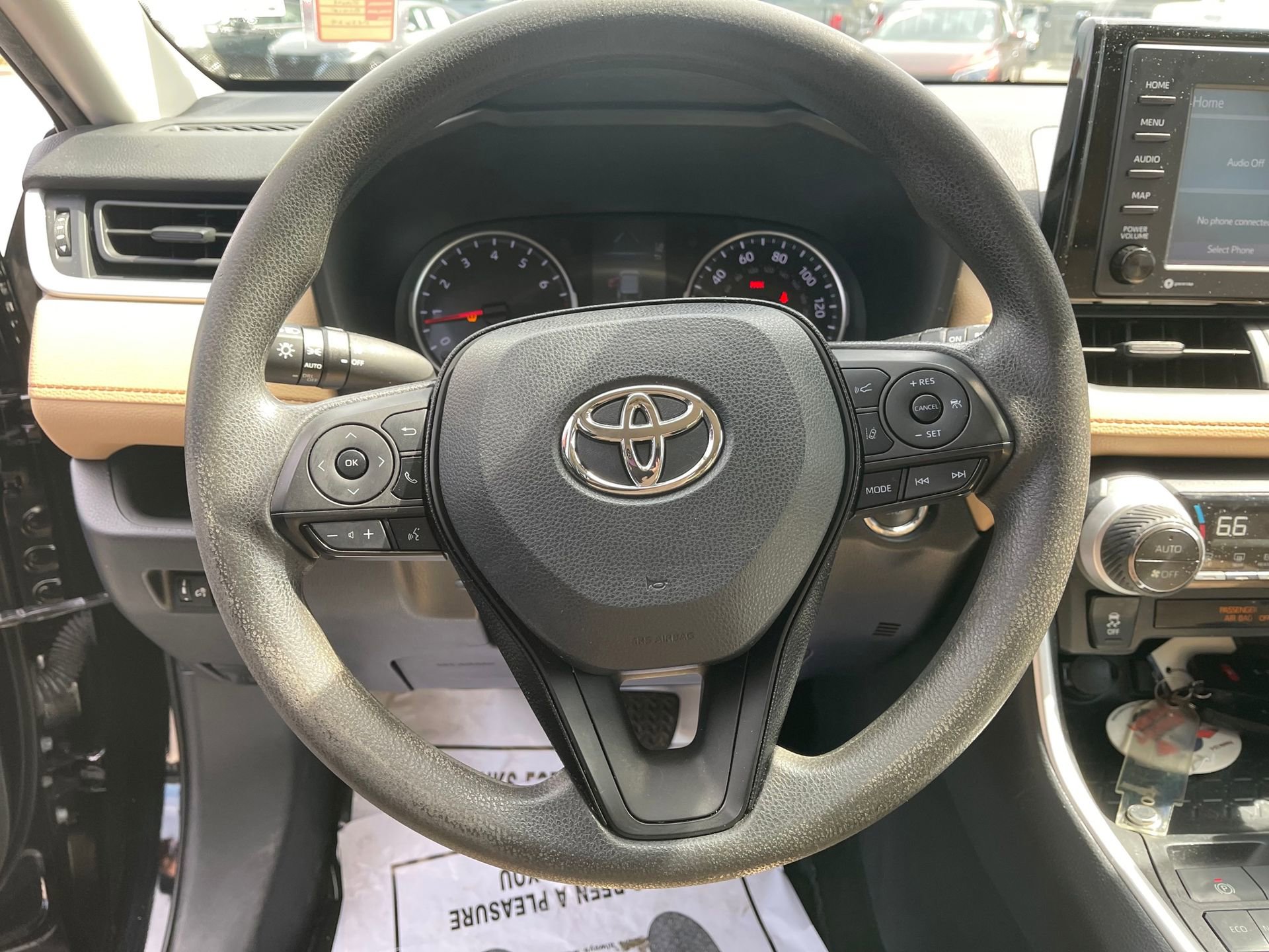 Used 2021 Toyota RAV4 XLE image 20