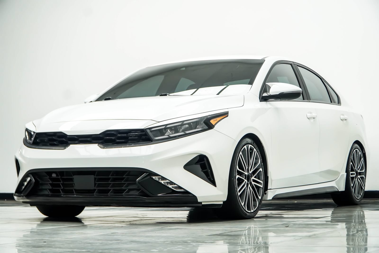 Used 2024 Kia Forte GT FWD image 10
