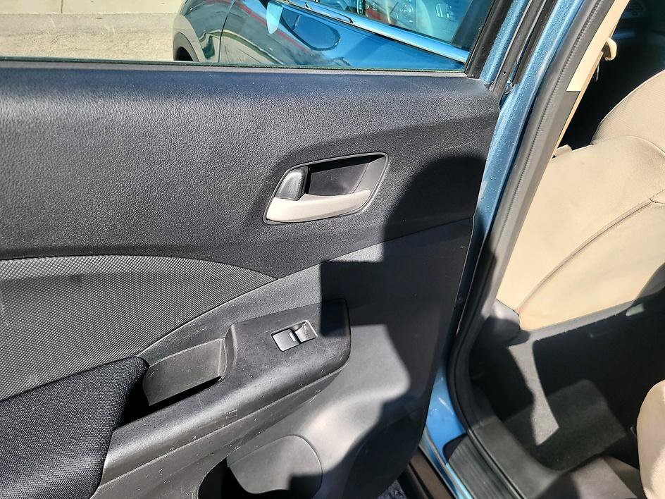 Used 2015 Honda CR-V LX image 28
